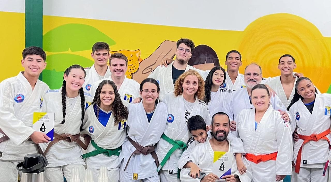 Equipe do Palmas Judô Clube reunida no tatame